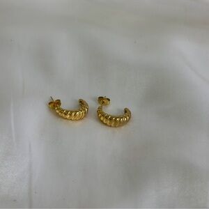 Croissant earrings dipped in 18KT gold